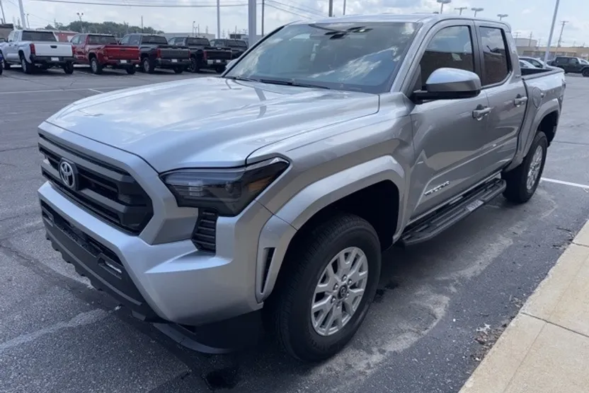2025 Toyota Tacoma SR5 Double Cab photo 1