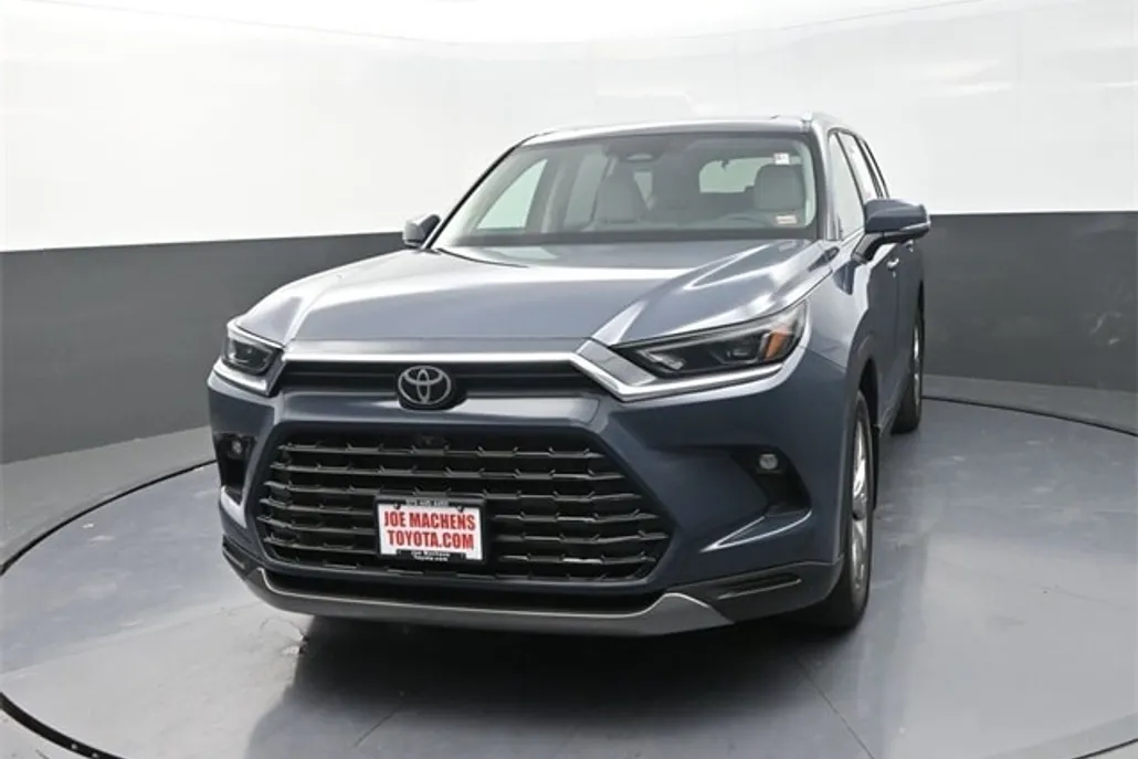 2025 Toyota Grand Highlander Limited photo 1