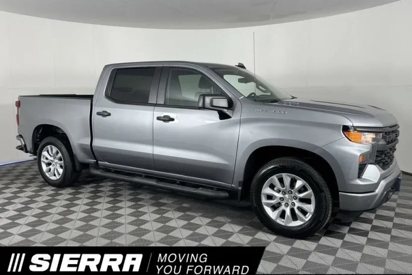 2025 Chevrolet Silverado 1500 Custom photo 1