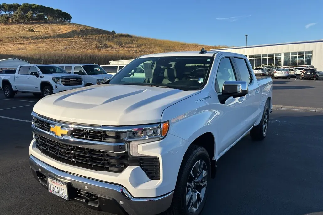 2025 Chevrolet Silverado 1500 photo 1