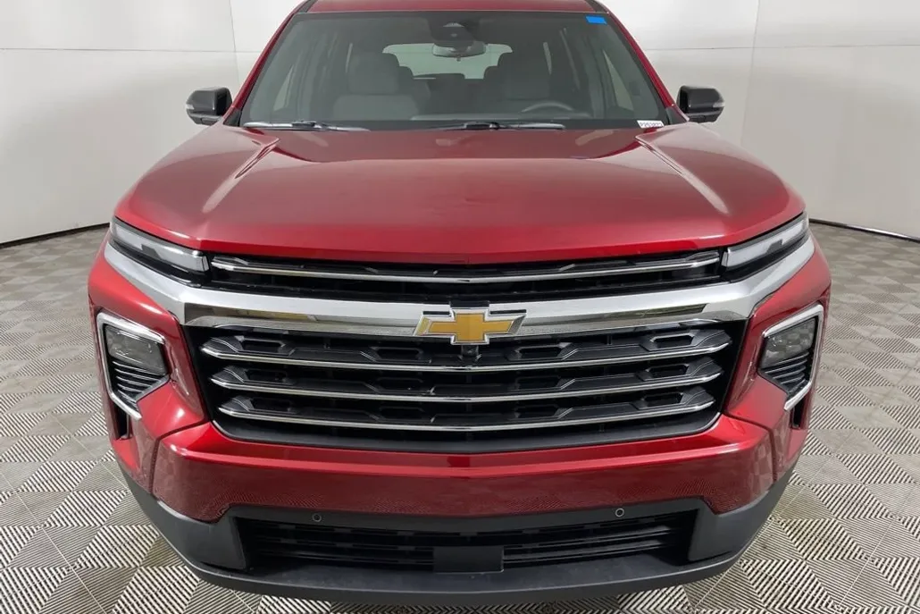 2025 Chevrolet Traverse photo 1