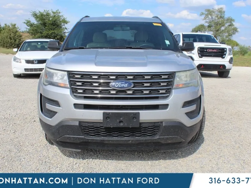 2016 Ford Explorer Base photo 1