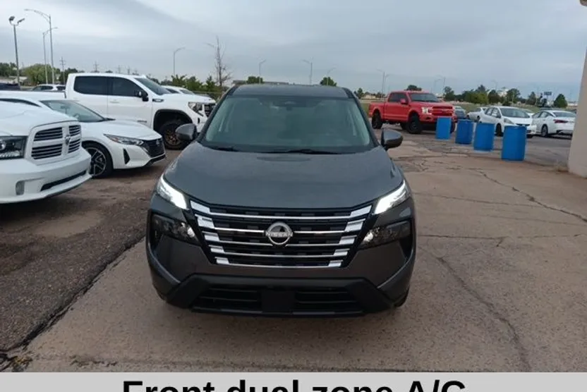2026 Nissan Rogue SV photo 1