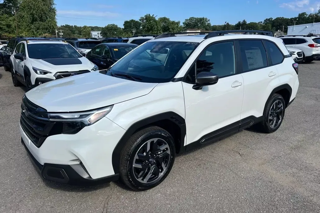 2025 Subaru Forester Limited photo 1