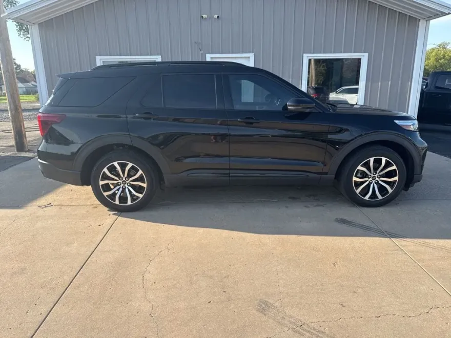 2020 Ford Explorer ST photo 1