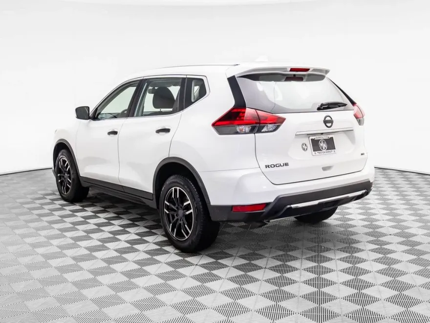 2018 Nissan Rogue S photo 1