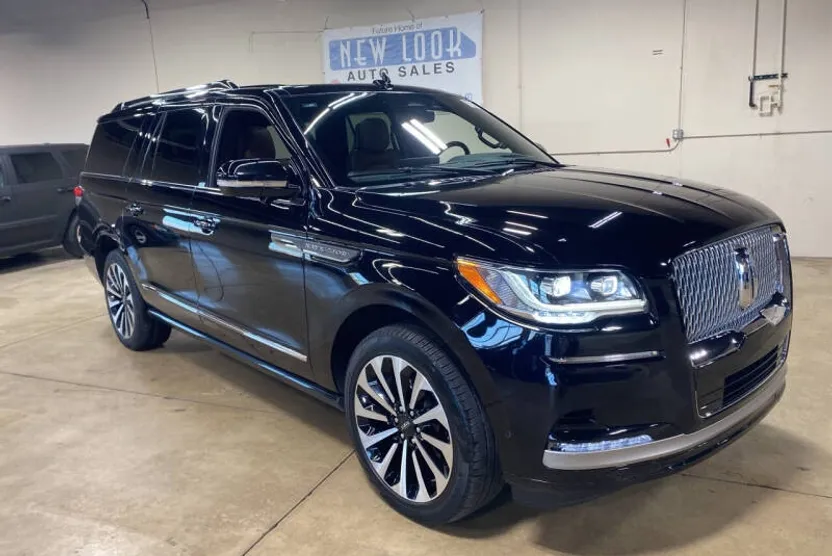 2023 Lincoln Navigator L Reserve photo 1