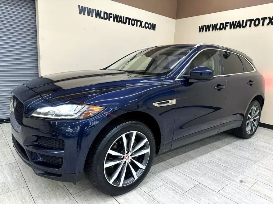 2018 Jaguar F-PACE Prestige photo 1