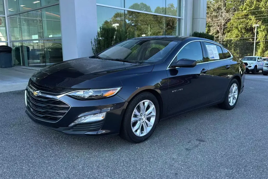 2023 Chevrolet Malibu 1LT photo 1