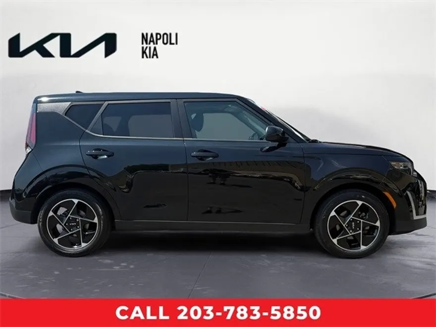 2023 Kia Soul EX photo 1