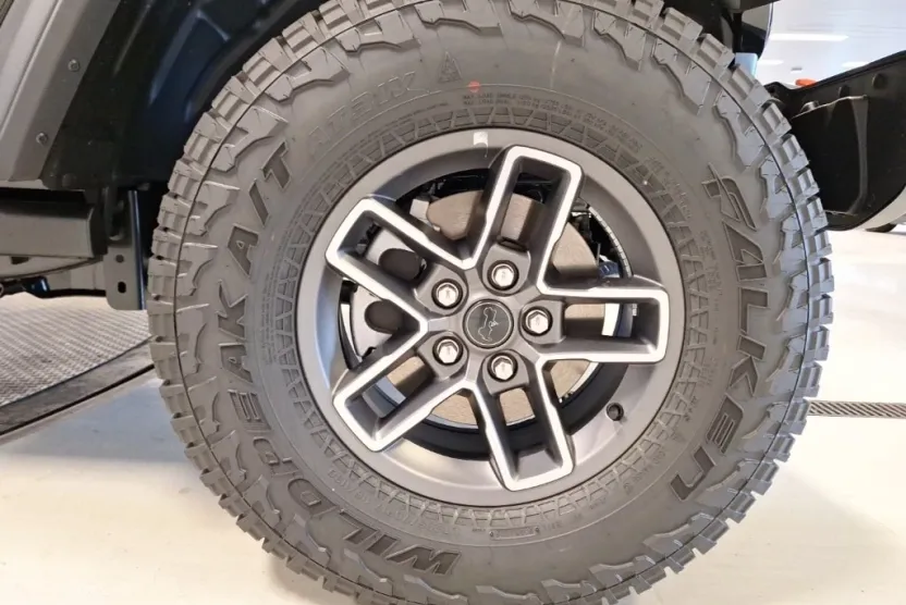 2025 Jeep Gladiator Mojave photo 1