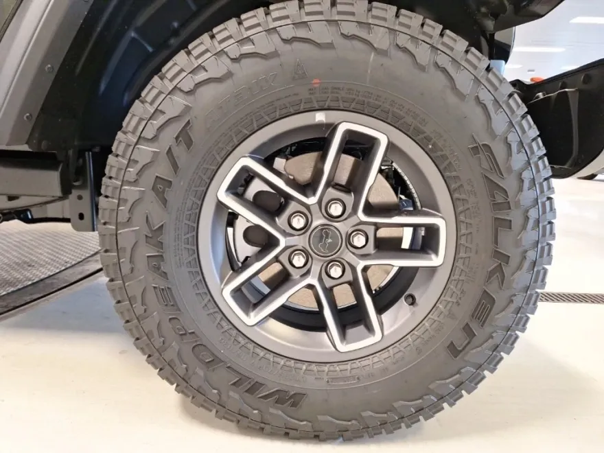 2025 Jeep Gladiator Mojave photo 1