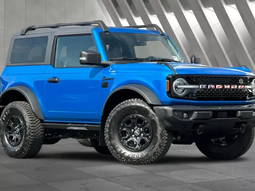 2022 Ford Bronco Base photo 1