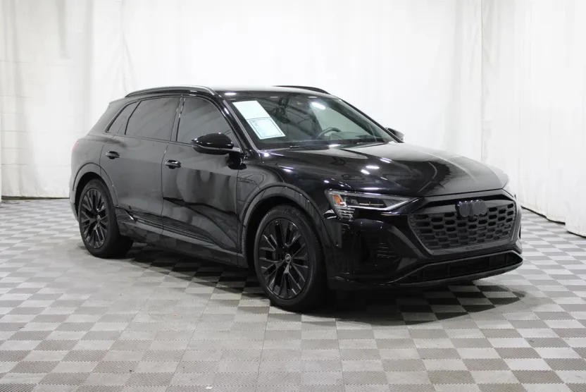 2024 Audi Q8 E-tron Prestige photo 1