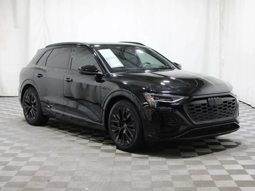 2024 Audi Q8 E-tron Prestige photo 1
