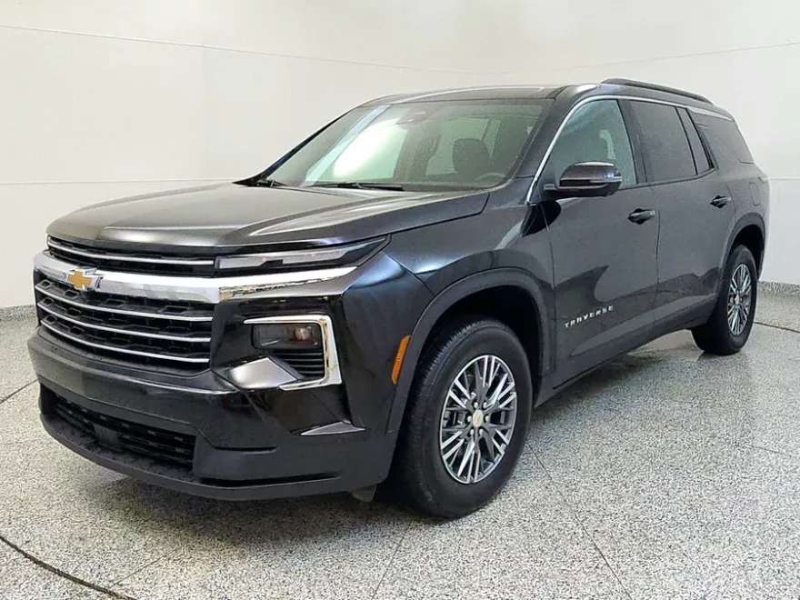 2024 Chevrolet Traverse photo 1