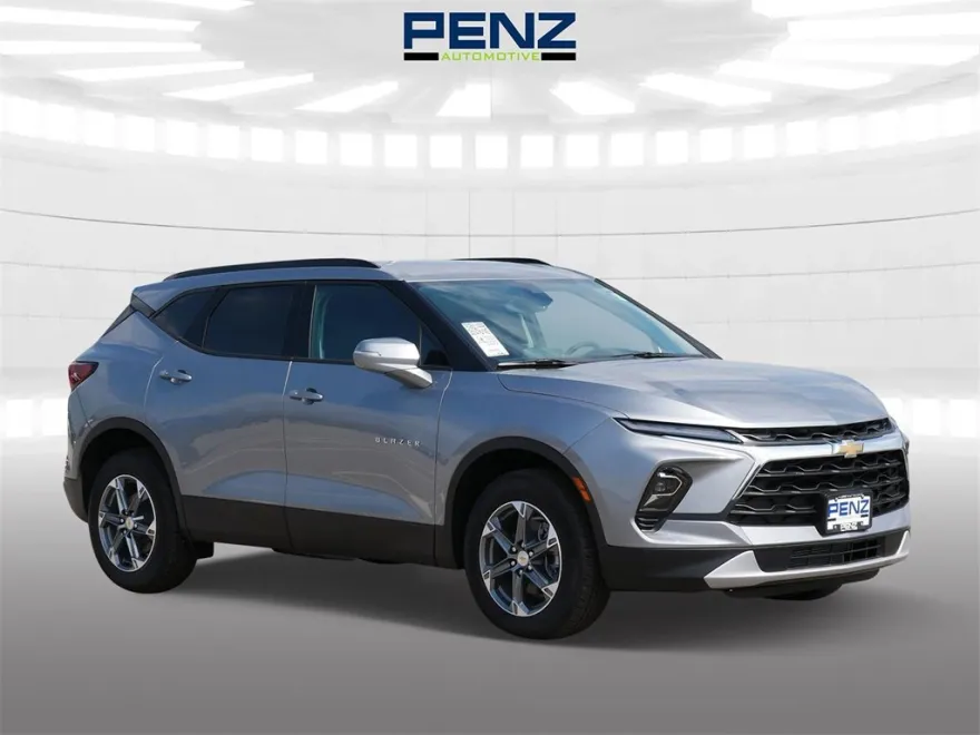 2025 Chevrolet Blazer 3LT photo 1