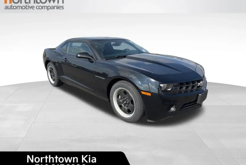 2011 Chevrolet Camaro LS photo 1