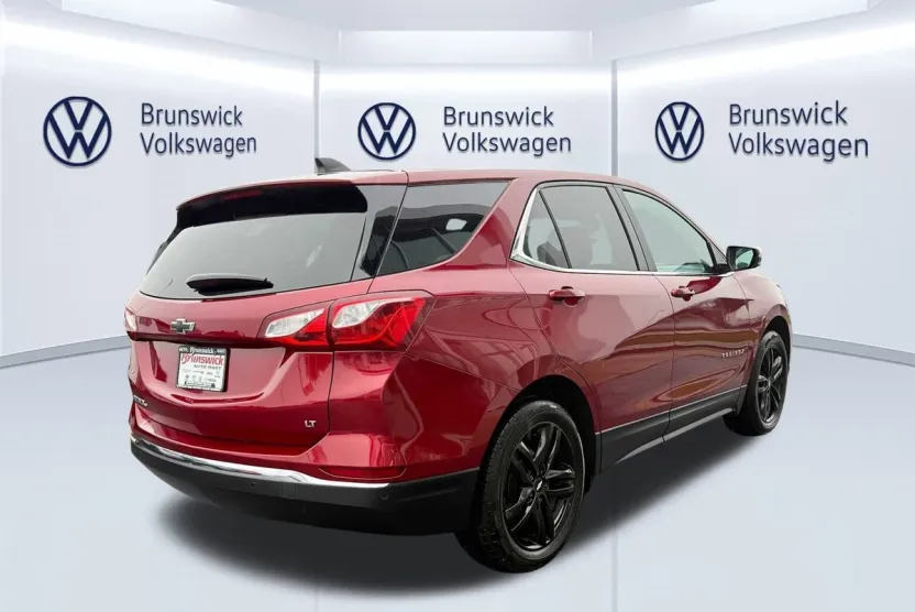 2020 Chevrolet Equinox LT photo 1