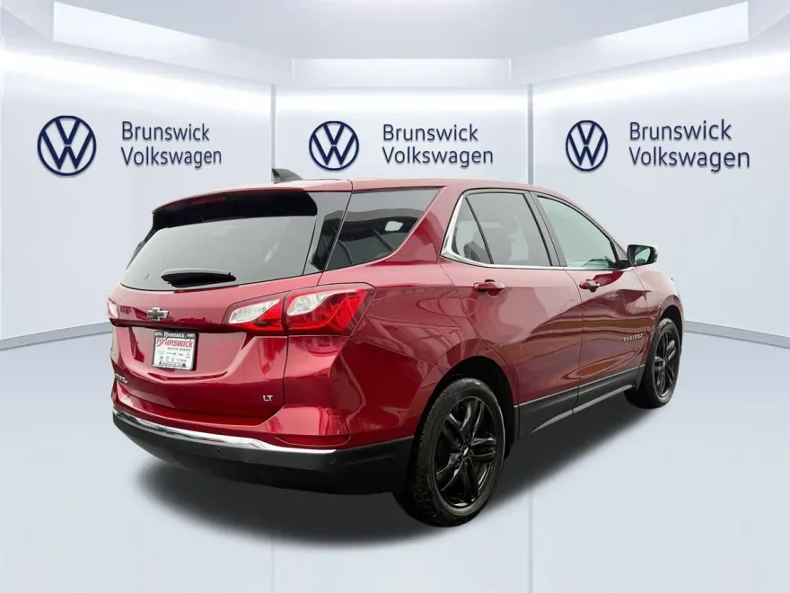2020 Chevrolet Equinox LT photo 1