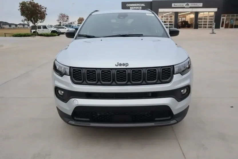 2026 Jeep Compass Latitude photo 1