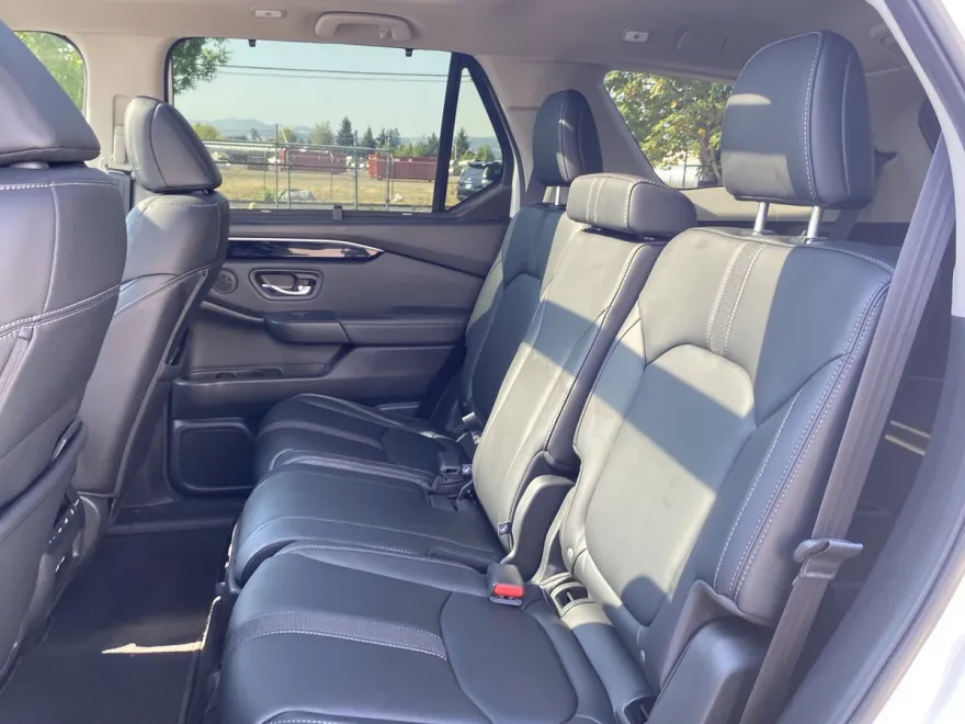 2023 Honda Pilot Touring photo 1