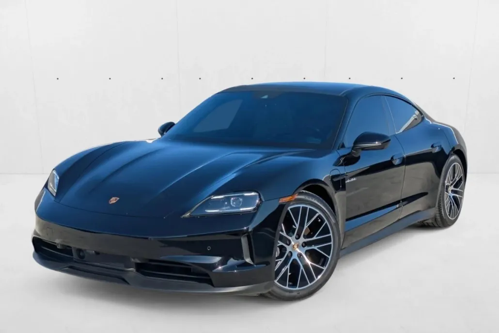 2025 Porsche Taycan Turbo photo 1