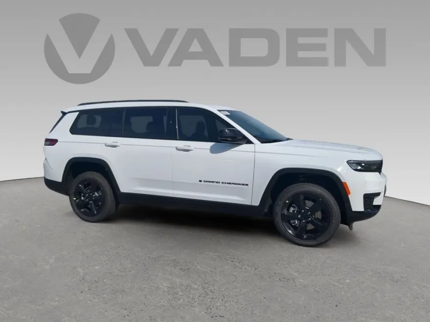 2025 Jeep Grand Cherokee Altitude photo 1