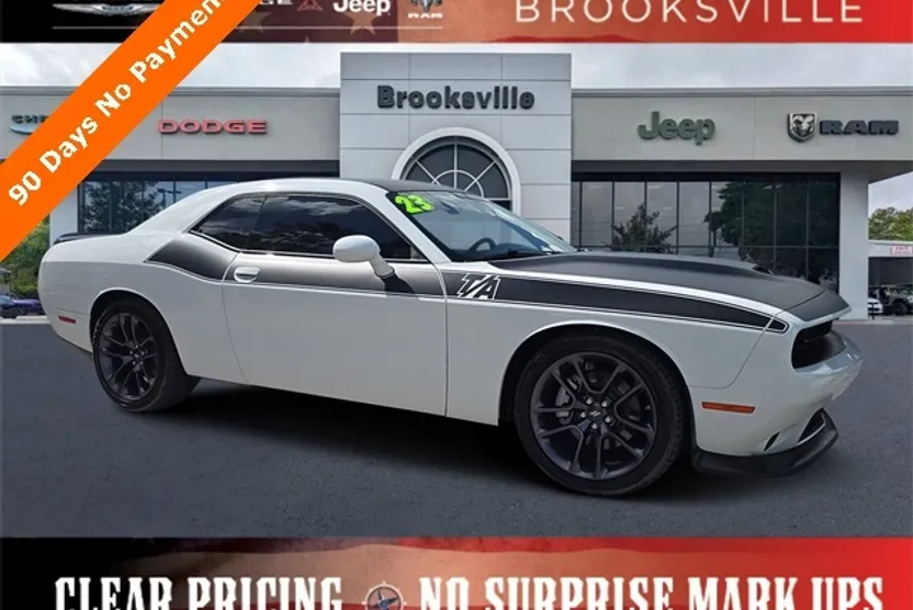 2023 Dodge Challenger R/T photo 1