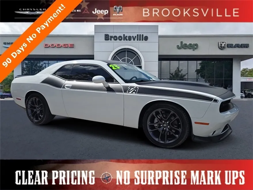 2023 Dodge Challenger R/T photo 1