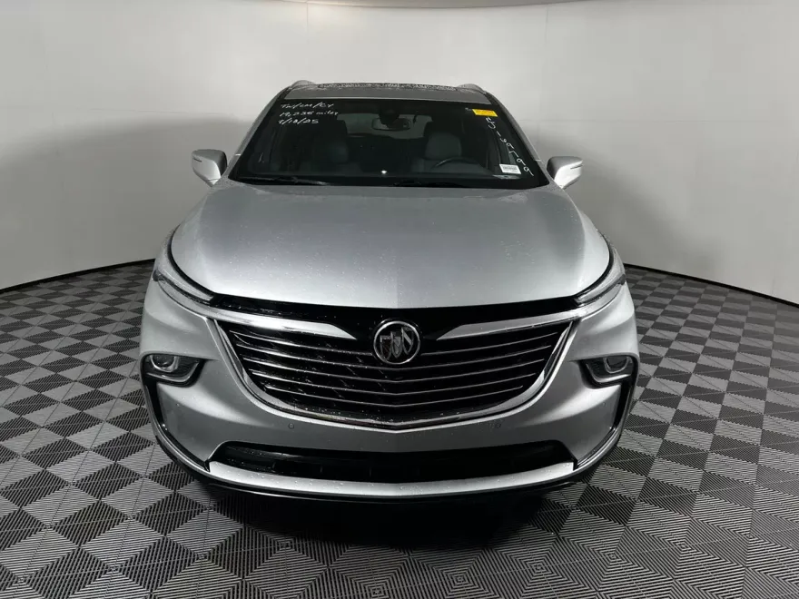 2022 Buick Enclave Essence photo 1