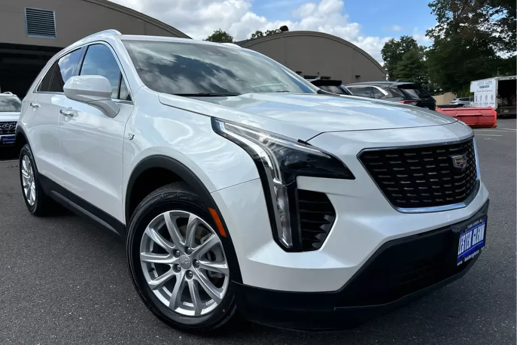 2023 Cadillac XT4 Luxury photo 1