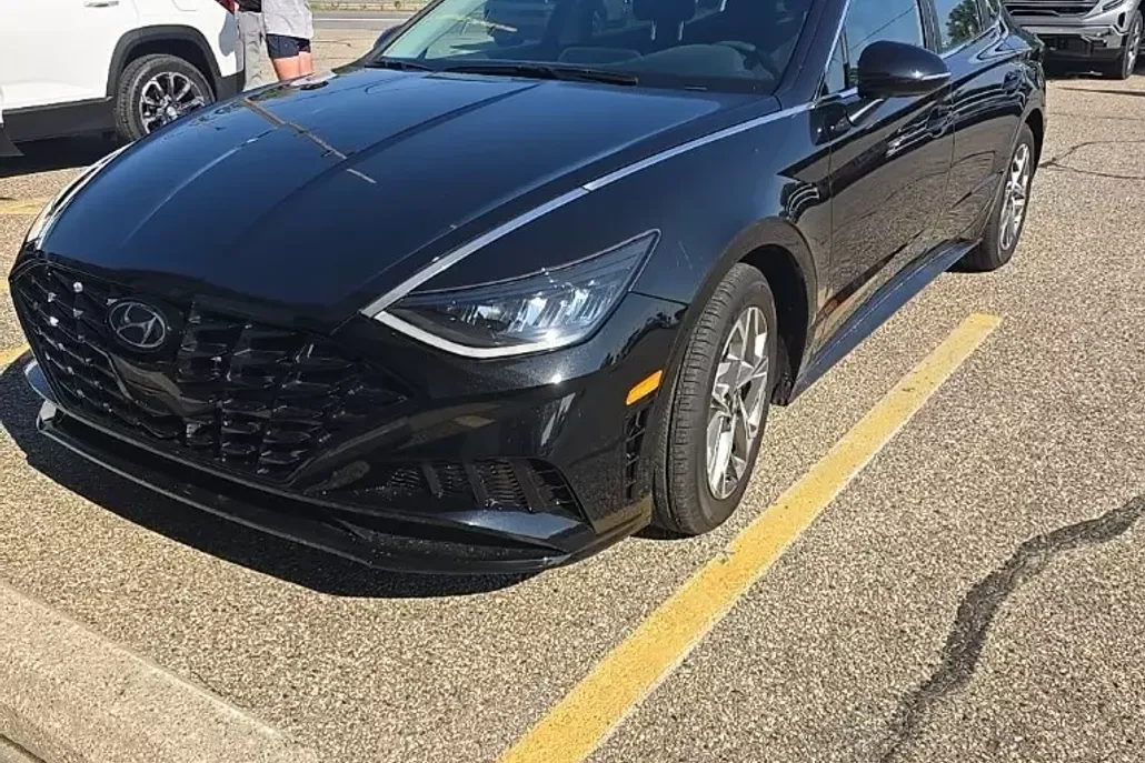 2022 Hyundai Sonata SEL photo 1