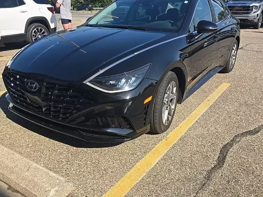 2022 Hyundai Sonata SEL photo 1