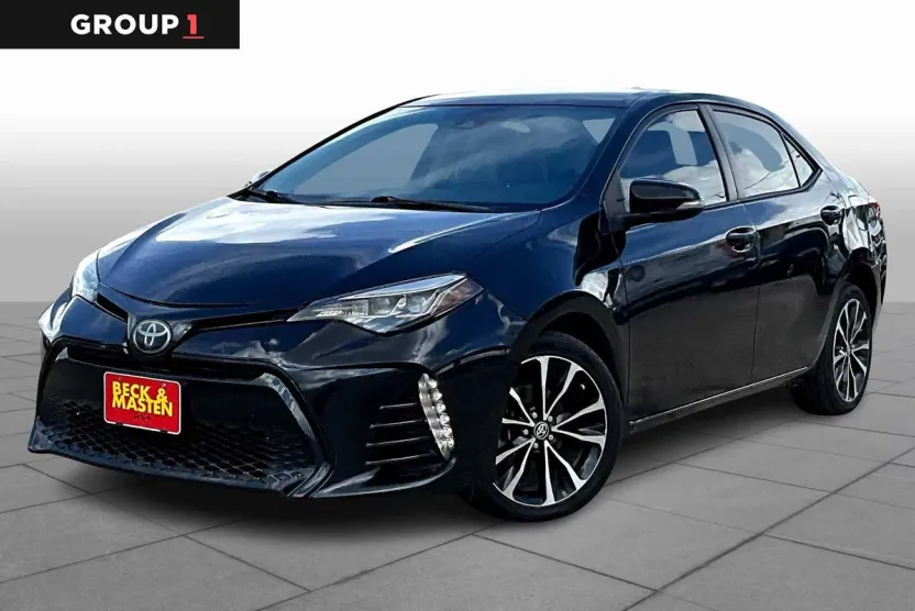 2018 Toyota Corolla LE photo 1