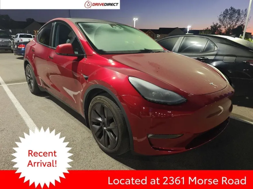2025 Tesla Model Y Long Range photo 1