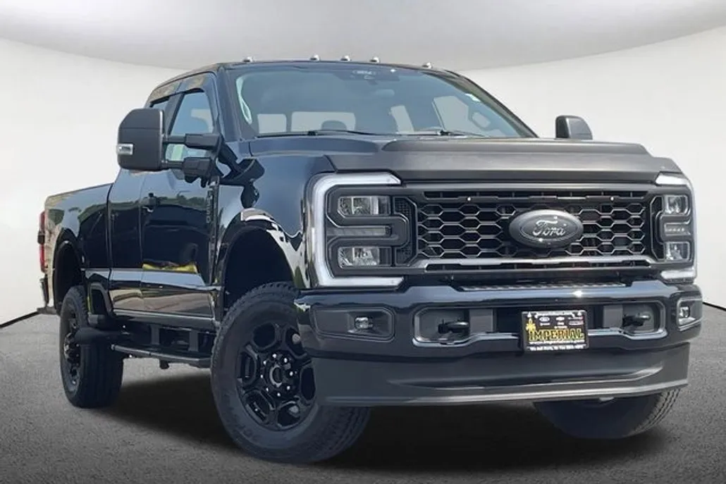 2024 Ford F-350 XL photo 1