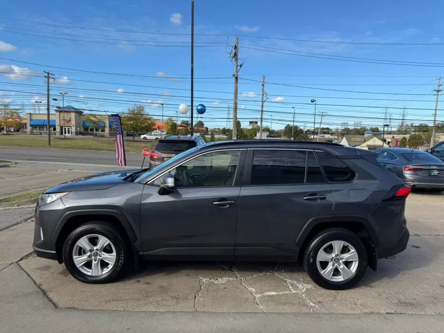 2020 Toyota RAV4 XLE Sport photo 1