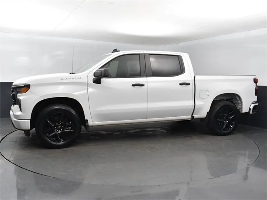 2023 Chevrolet Silverado 1500 Custom photo 1