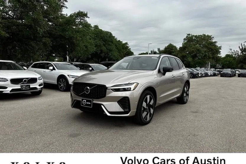 2025 Volvo XC60 Hybrid T8 Plus photo 1