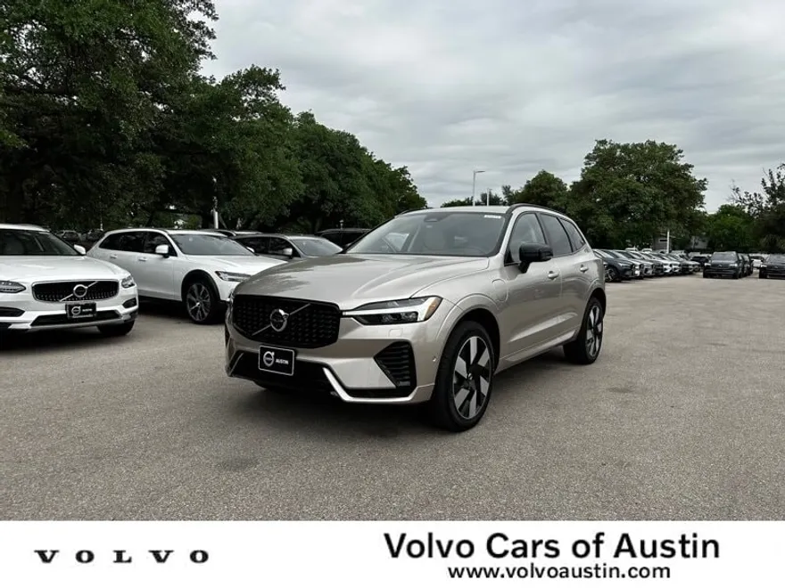2025 Volvo XC60 Hybrid T8 Plus photo 1