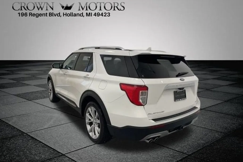 2022 Ford Explorer Platinum photo 1