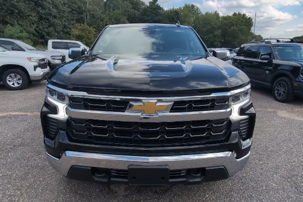 2023 Chevrolet Silverado 1500 LT photo 1