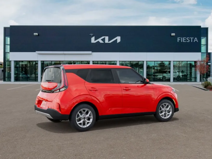 2025 Kia Soul S photo 1