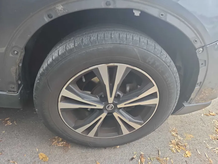 2018 Nissan Rogue SL photo 1