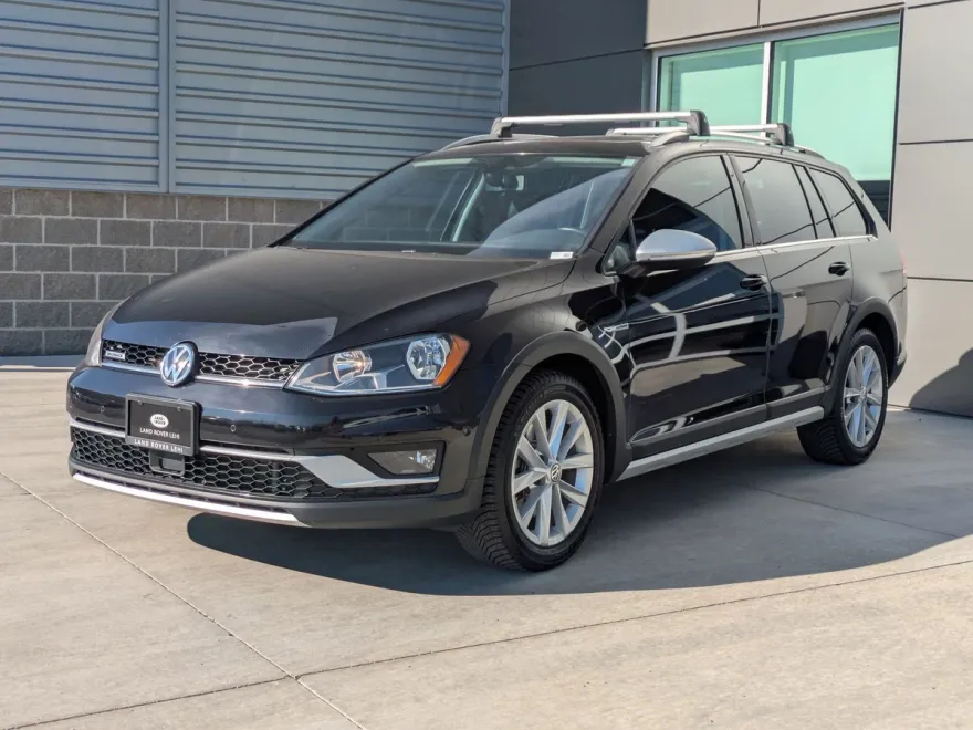 2017 Volkswagen Golf Alltrack SE photo 1