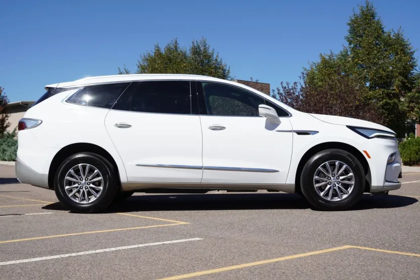 2024 Buick Enclave Premium photo 1