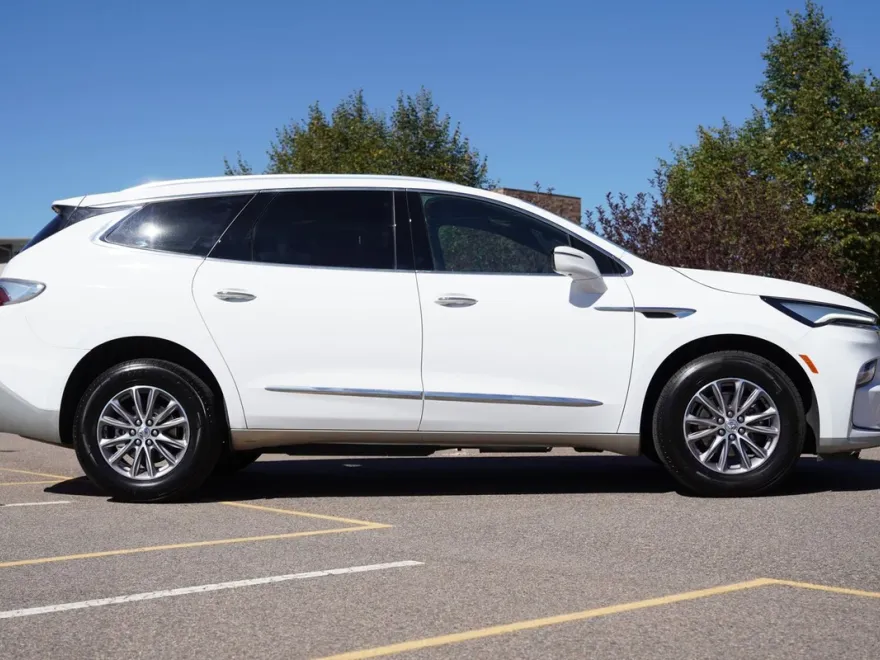 2024 Buick Enclave Premium photo 1