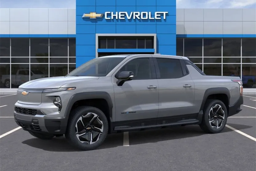 2026 Chevrolet Silverado EV LT photo 1