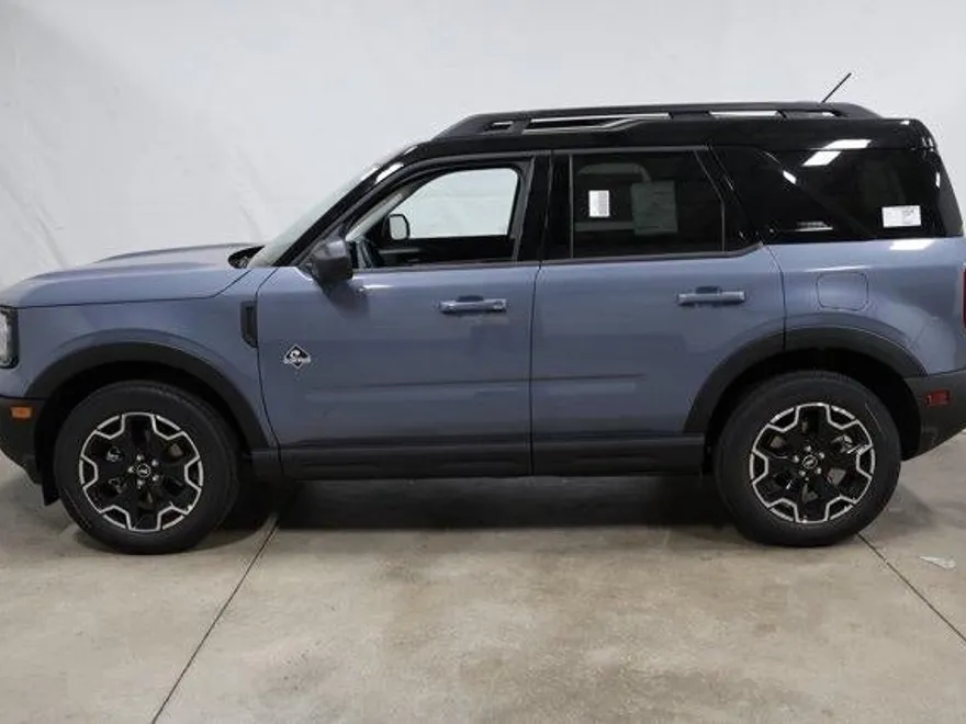 2025 Ford Bronco Sport Outer Banks photo 1